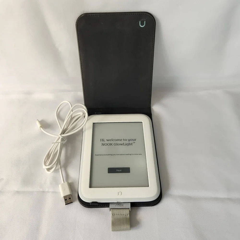 Barnes & Noble Nook GlowLight 4GB eReader (White) BNRV500 Bundle with Case Y2K